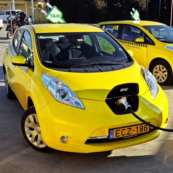 200.Electric_Operating_Vehicle_Solutions-2.jpg